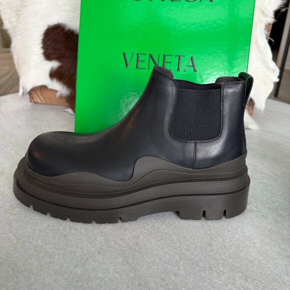 Bottega Veneta Military Calf Black Leather Gray & Black Tire 